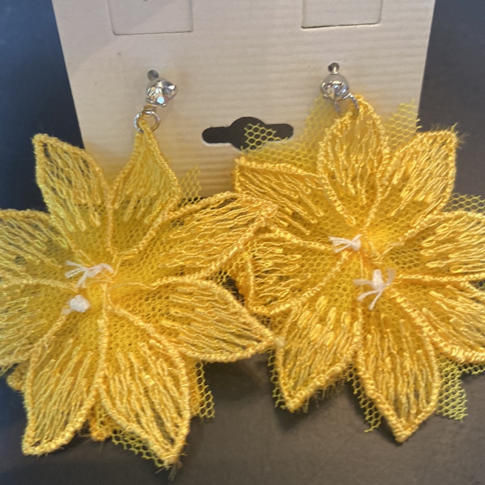 Yellow fabric flower and rhinestone dangle post pierced earrings Y2K Boho new - Picture 6 of 6